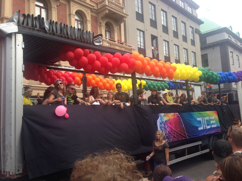 Illustration for article titled My photos from the biggest pride parade in Sweden!